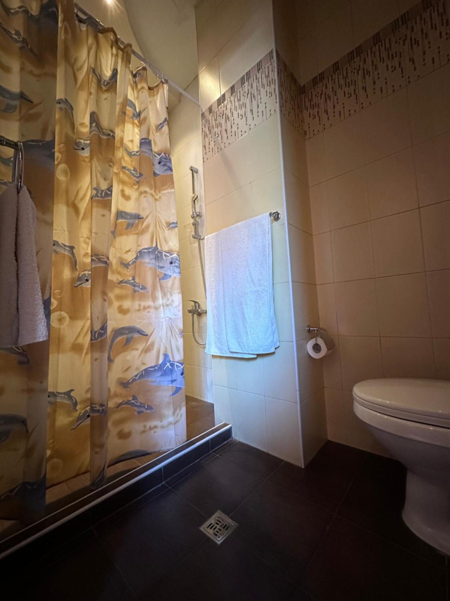 Royal Plus Hotel Erevan Exterior foto